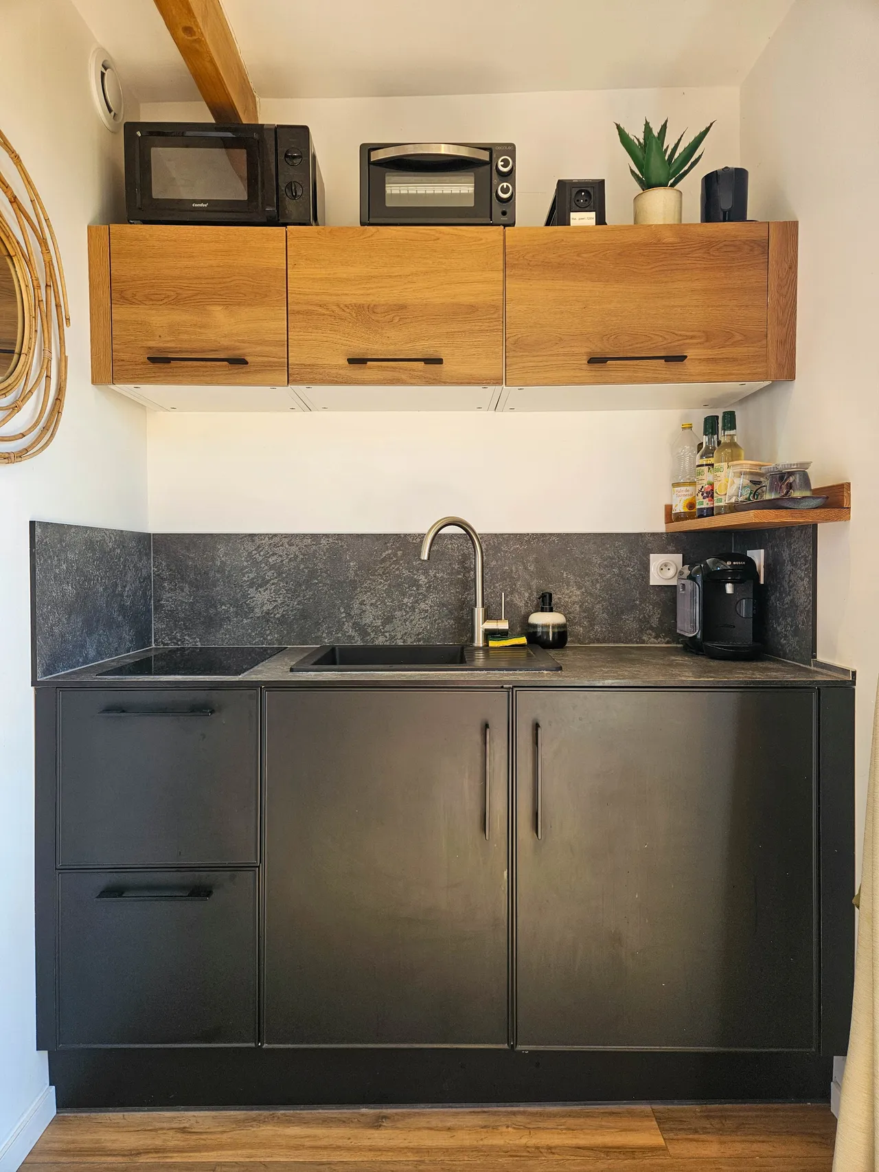 Kitchenette équipée de Hygge aux matériaux chaleureux
